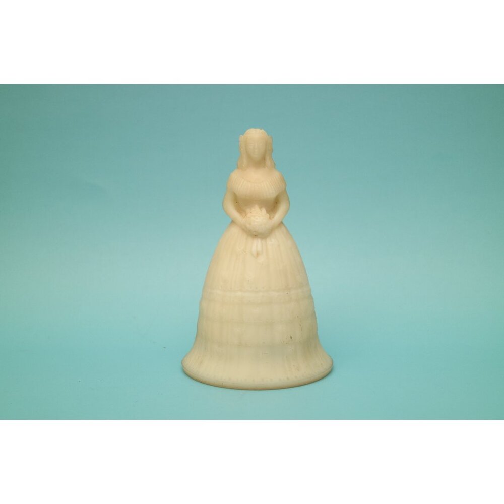 Vintage Imperial Lenox Glass | Ivory Suzanne Colonial Bell Bride | 6” Tall